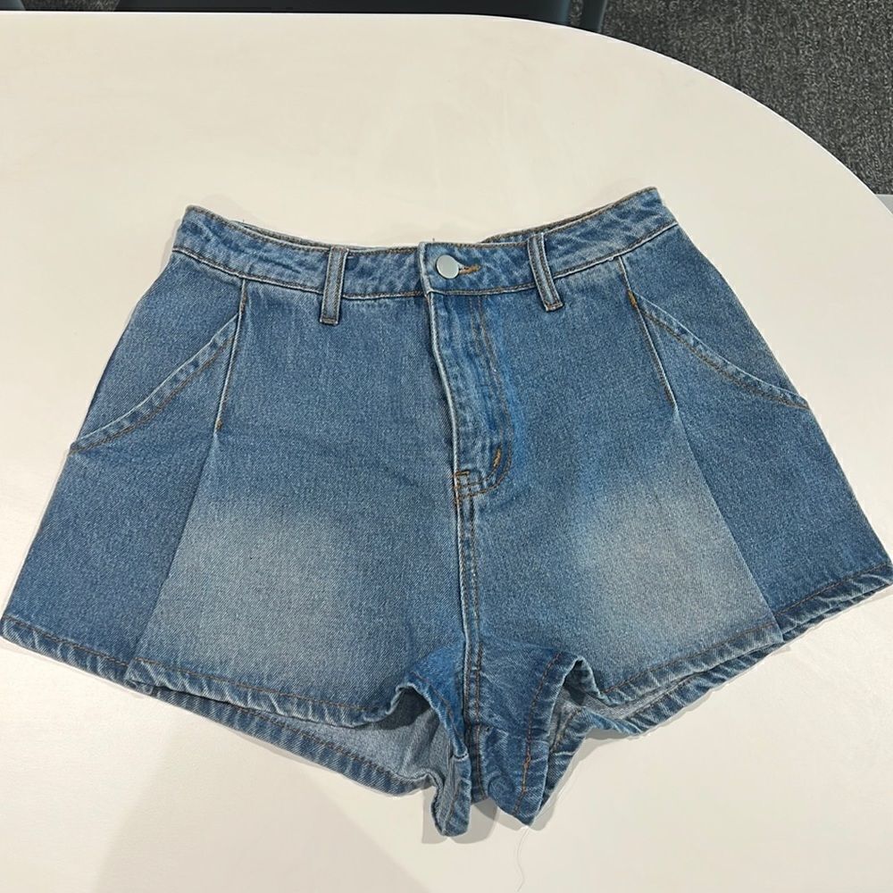 Brand New Pleated Denim Shorts size Medium!